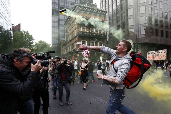 Protestos contra a austeridade em Londres, em 27 de maio de 2015. - Sputnik Brasil