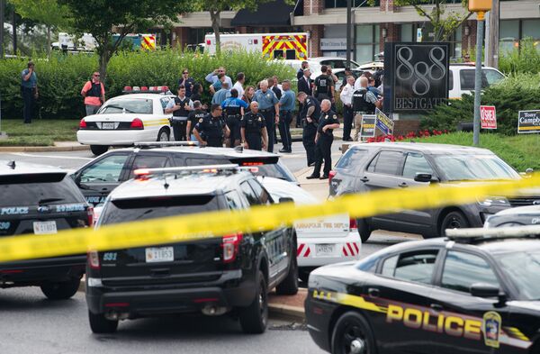 Polícia chega ao local de tiroteio na cidade de Annapolis, estado de Maryland - Sputnik Brasil