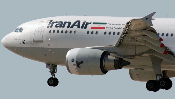 Avião Airbus A300B2-203 da companhia aérea Iran Air - Sputnik Brasil