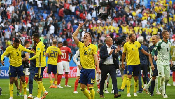 Suecos festejam vitória sobre a Suíça nas oitavas de final da Copa do Mundo FIFA 2018 - Sputnik Brasil