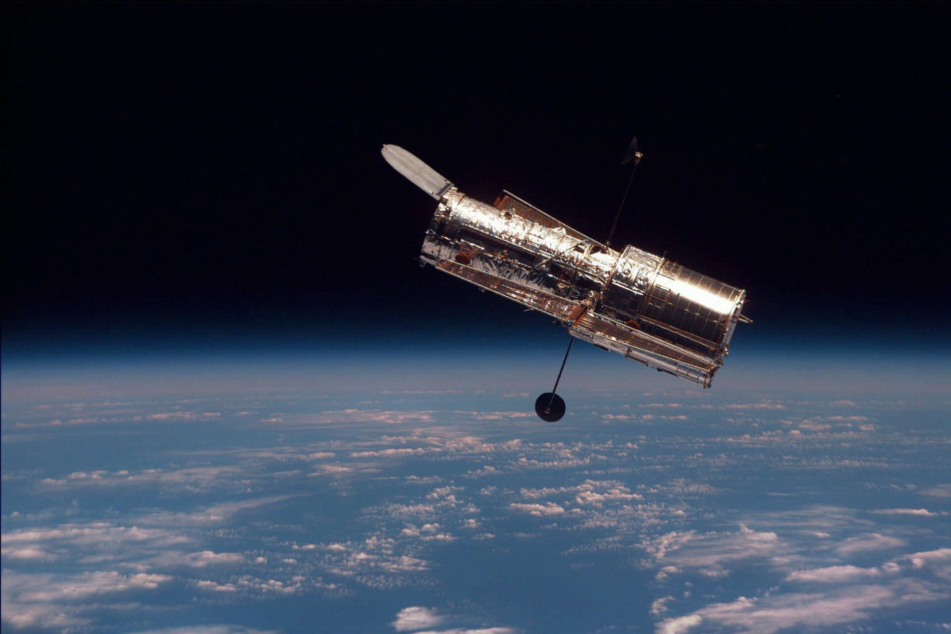 Após mais de 1 mês parado, Hubble retoma observações e envia novas imagens (FOTOS, VÍDEO) - Sputnik Brasil, 1920, 20.07.2021