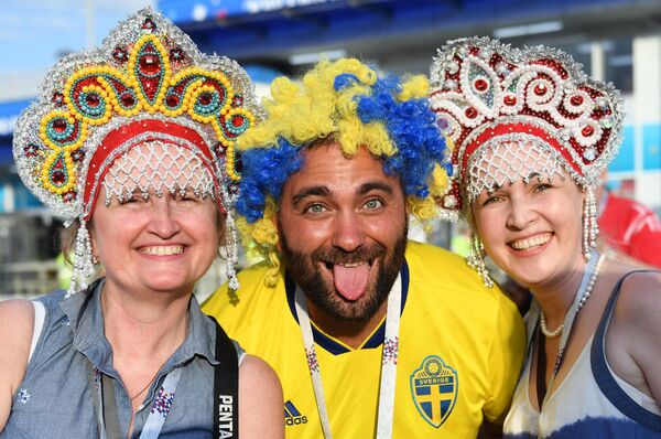 Fãs esperam o início da partida entre Alemanha e Suécia na Copa do Mundo 2018 - Sputnik Brasil
