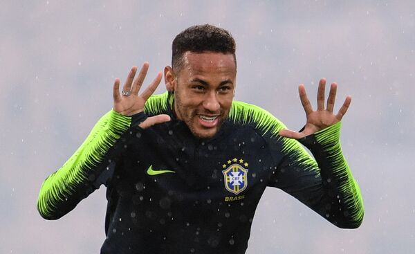 Atacante Neymar em treino da Seleção Brasileira na Rússia - Sputnik Brasil