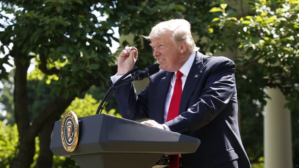 O presidente dos EUA, Donald Trump, refere-se a mudanças de temperatura ao anunciar sua decisão de que os Estados Unidos se retirarão do marco do Acordo Climático de Paris - Sputnik Brasil