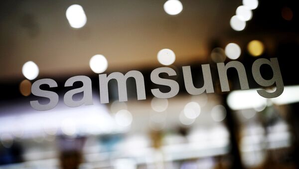 O logotipo da Samsung Electronic é visto em sua sede em Seul, na Coreia do Sul (arquivo). - Sputnik Brasil