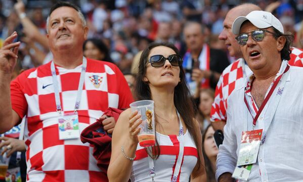 Torcida da Croácia no estádio Luzhniki, em Moscou, onde a seleção nacional enfrenta a Inglaterra pela segunda semifinal da Copa do Mundo FIFA 2018 - Sputnik Brasil