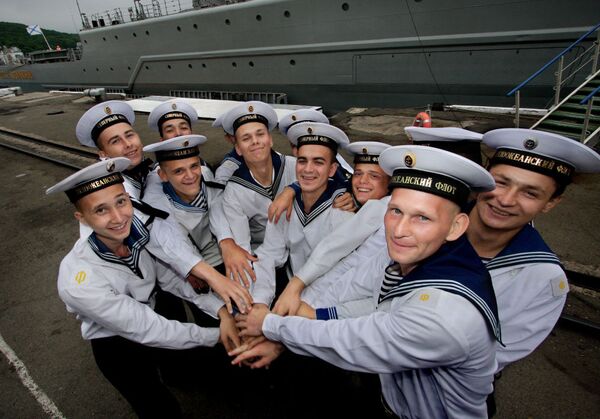 Marinheiros das Frotas do Norte e do Pacífico da Marinha da Rússia durante uma cerimônia solene após as manobras Vostok 2010. - Sputnik Brasil