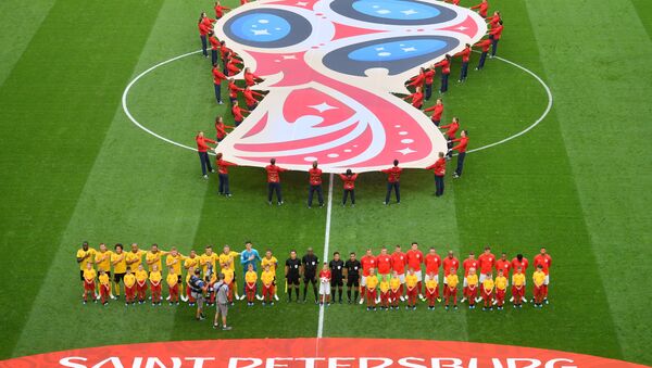 Os jogadores da Bélgica e da Inglaterra ouvem hinos nacionais antes do início da partida pelo terceiro lugar da Copa do Mundo FIFA2018 no Estádio de São Petersburgo. - Sputnik Brasil