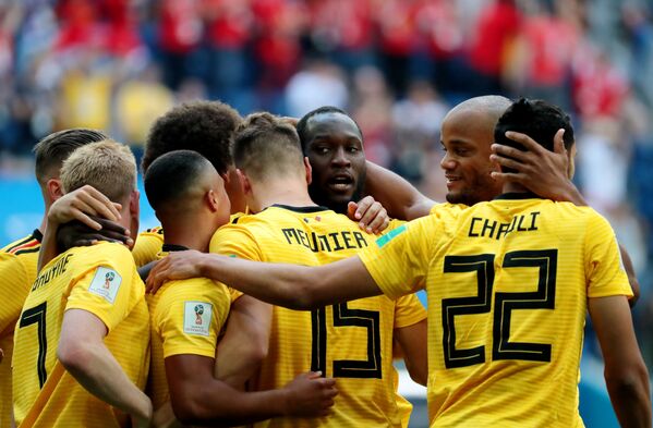Belgas celebram gol de Meunier na disputa contra a Inglaterra pelo terceiro lugar da Copa do Mundo. - Sputnik Brasil