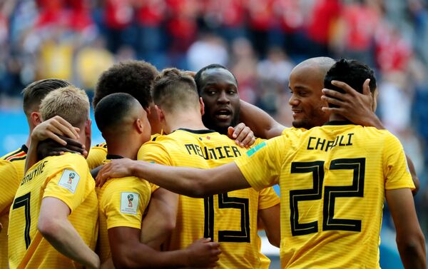 Belgas celebram gol de Meunier na disputa contra a Inglaterra pelo terceiro lugar da Copa do Mundo. - Sputnik Brasil