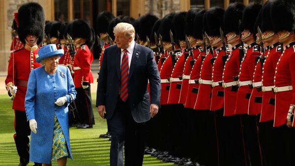 Rainha britânica, Elizabeth II, e o presidente dos EUA, Donald Trump, em 13 de julho de 2018 - Sputnik Brasil