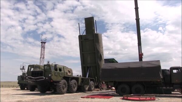 O momento em que os militares russos se preparam para o lançamento do novíssimo míssil Avangard - Sputnik Brasil