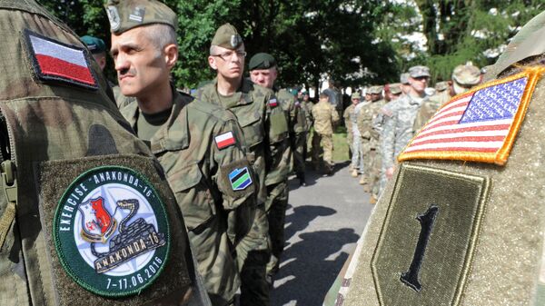 Exército polonês e norte-americano em exercícios Anaconda da OTAN na Polônia, em 6 de junho de 2016 (foto de arquivo) - Sputnik Brasil