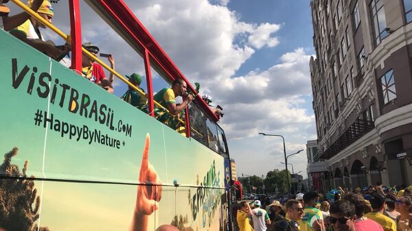 A Agência Brasileira de Promoção Internacional do Turismo (Embratur) rodou Moscou de ônibus para promover o turismo no Brasil - Sputnik Brasil