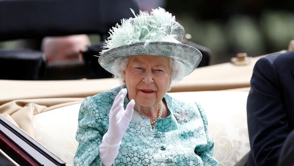 Horse Racing - Royal Ascot - Ascot Racecourse, Ascot, Britain - June 23, 2018 Britain's Queen Elizabeth during the royal procession before the start of the racing - Sputnik Brasil
