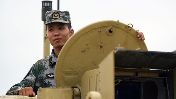 Um tripulante chinês de tanque Type 96 (imagem referencial) - Sputnik Brasil
