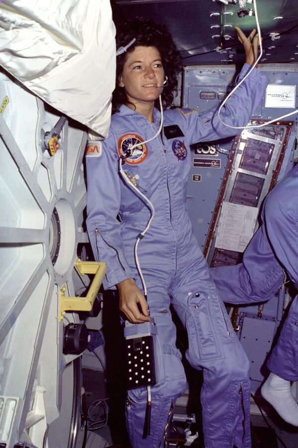 Sally Ride, a primeira mulher astronauta dos EUA a ter viajado ao espaço, em 18 de junho de 1983 - Sputnik Brasil