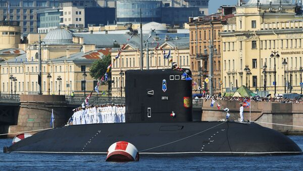 Submarino diesel-elétrico Dmitrov durante o Desfile Naval Principal da Marinha da Rússia em São Petersburgo, 29 de julho - Sputnik Brasil