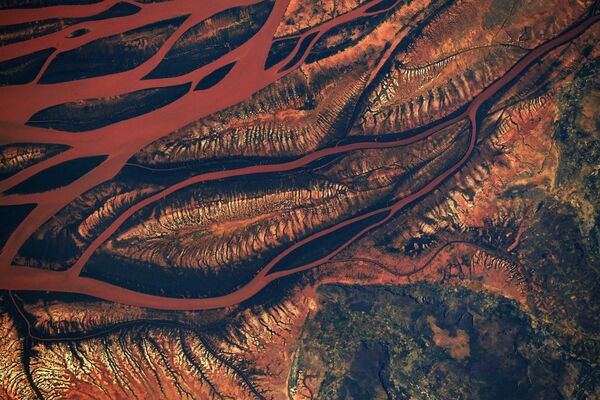 Imagem do rio Betsiboka, que se situa em Madagascar, gravada desde a EEI pelo astronauta da NASA, Ricky Arnold - Sputnik Brasil