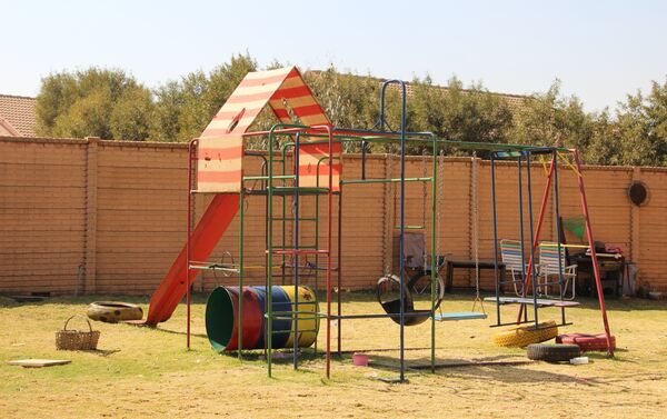 Parque infantil em um dos bairros em Kleinfontein - Sputnik Brasil