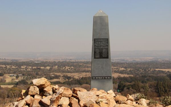 Monumento dedicado à Batalha de Diamond Hill entre bôeres e britânicos, datada de 1900, em Kleinfontein - Sputnik Brasil