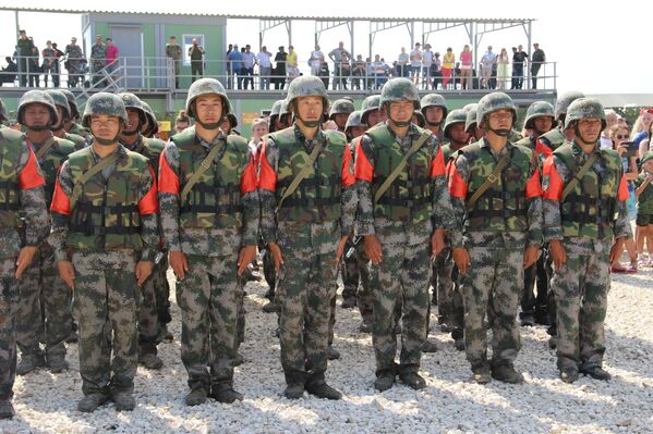 Militares chineses durante a cerimônia de condecoração no consurso Otkrytaya Voda 2018 - Sputnik Brasil
