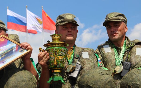 Militares russos são condecorados durante o concurso Otkrytaya Voda 2018, em Murom - Sputnik Brasil