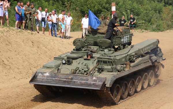 Tanqueiros russos participam do concurso Otkrytaya Voda 2018, em Murom - Sputnik Brasil