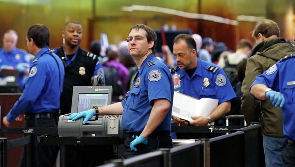 Os agentes da TSA Aeroporto Internacional de Seattle-Tacoma - Sputnik Brasil