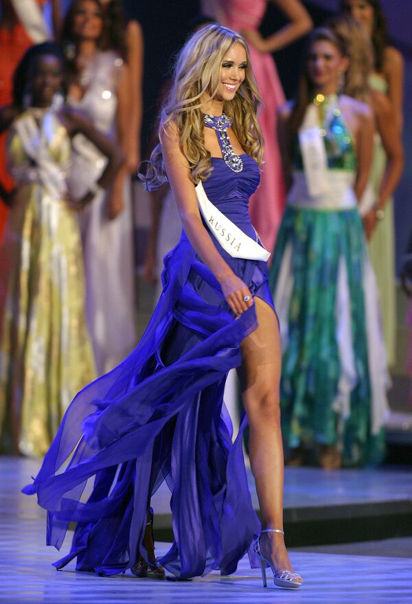 Ksenia Sukhinova, modelo russa e Miss Mundo 2008, aparece no palco em Joanesburgo, na África do Sul - Sputnik Brasil