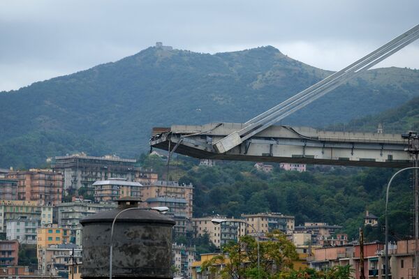A Ponte Morandi, que foi construída em 1968, foi fechada após o incidente - Sputnik Brasil
