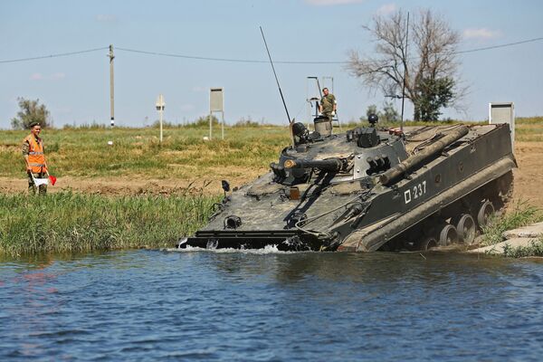 Veículo de combate de infantaria BMP-3 participando das manobras na região de Volgogrado. - Sputnik Brasil