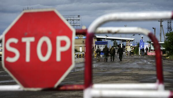 Ponto de passagem da fronteira Izvarino na região de Lugansk após tiroteio, 21 de junho de 2014 - Sputnik Brasil