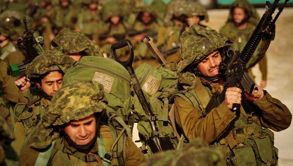 Soldados israelenses caminham em direção ao norte da Faixa de Gaza - Sputnik Brasil