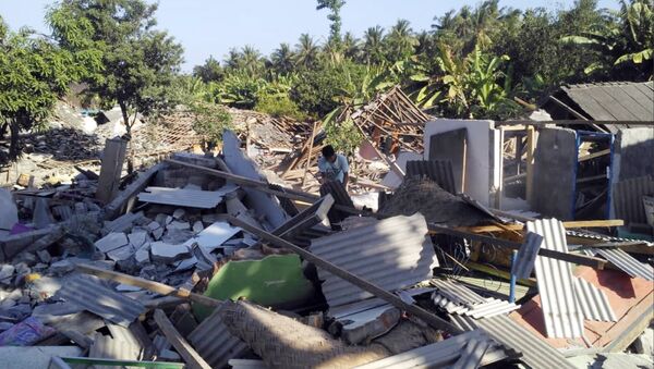 Terremoto na ilha de Lombok, na Indonésia - Sputnik Brasil