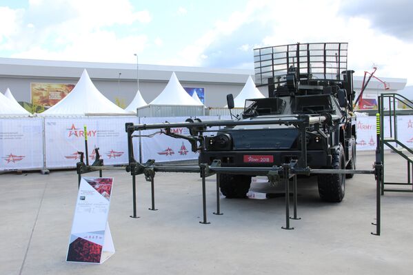 Veículo de desminagem remota Listva é mostrado durante o fórum militar EXÉRCITO 2018 - Sputnik Brasil