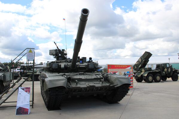 Tanque T-90A é mostrado durante o fórum militar EXÉRCITO 2018 - Sputnik Brasil