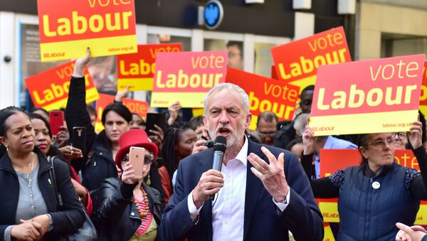 O líder trabalhista, Jeremy Corbyn, discursando em Londres. - Sputnik Brasil