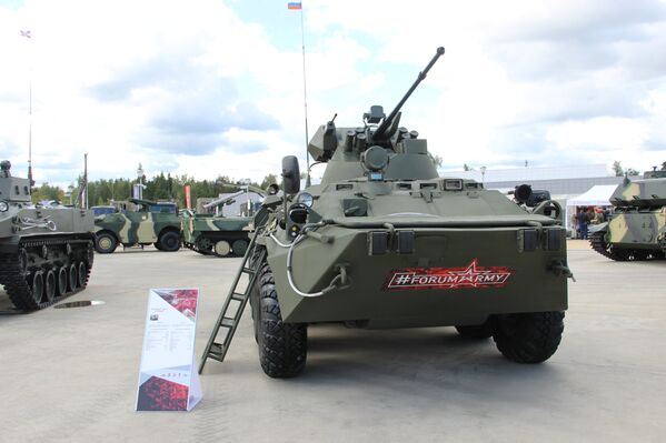 Veículo blindado russo BTR-82 é mostrado durante o fórum militar EXÉRCITO 2018 - Sputnik Brasil