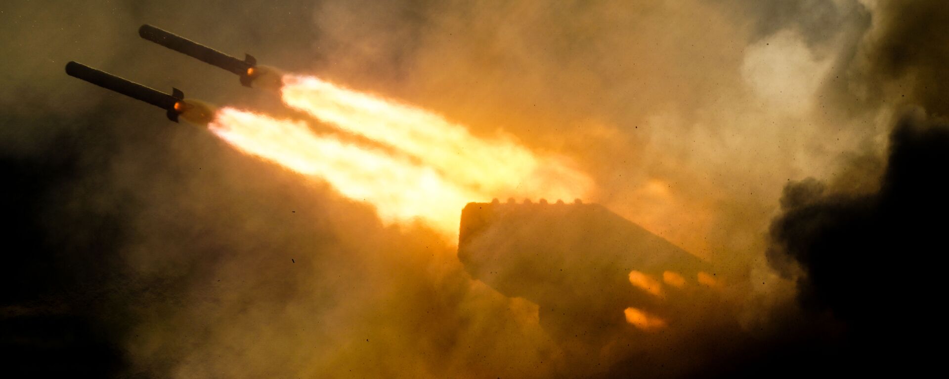 Lançador múltiplo de foguetes TOS-1ª Solntsepyok é mostrado durante uma apresentação dinâmica do fórum militar EXÉRCITO 2018, nos arredores de Moscou - Sputnik Brasil, 1920, 03.04.2023