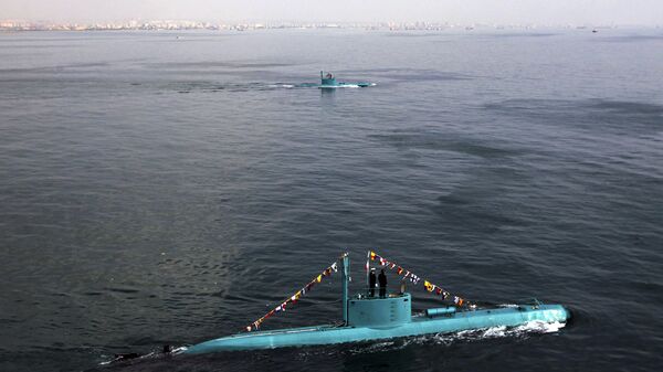 Submarinos iranianos do tipo Ghadir no golfo Pérsico, Irã - Sputnik Brasil