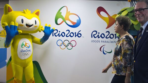 Mascotes das Olimpíadas de 2016 recebem a presidenta do Brasil, Dilma Rousseff, e o presidente do COB, Carlos Arthur Nuzman, durante encontro do comitê organizador, no Rio de Janeiro - Sputnik Brasil