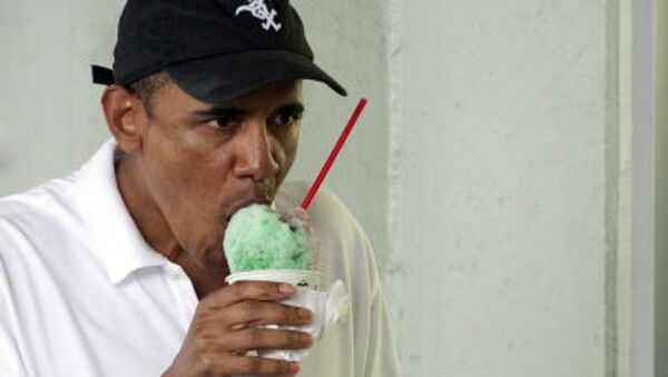 Presidente dos EUA Barack Obama comendo sorvete - Sputnik Brasil