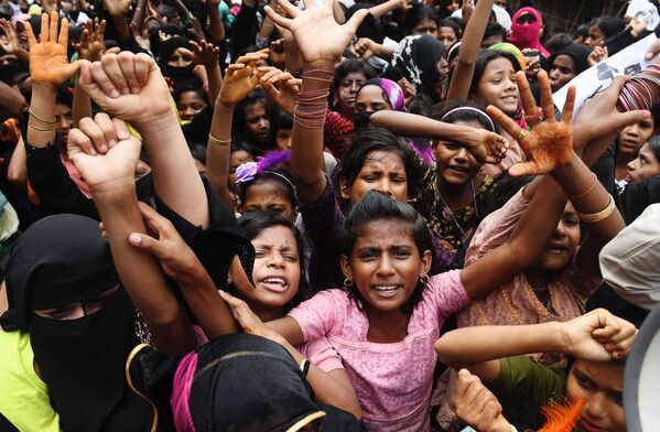 Refugiados rohingyas participam de protestos no aniversário do êxodo em massa desse povo de Mianmar para Bangladesh - Sputnik Brasil