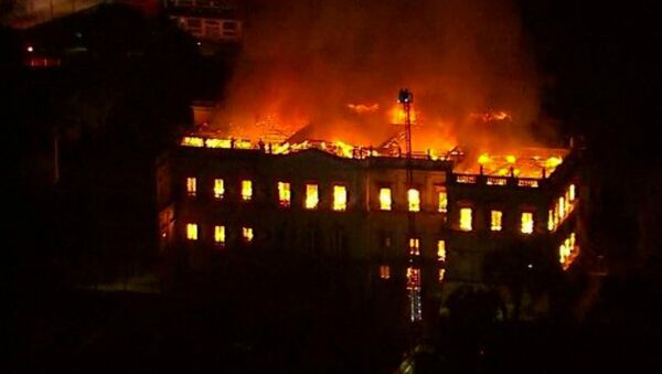 Museu Nacional do Rio de Janeiro em chamas, 02 de setembro de 2018 - Sputnik Brasil