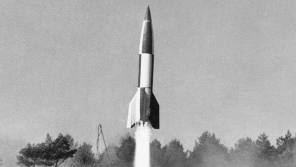 Testes do primeiro míssil balístico soviético R-1 - Sputnik Brasil