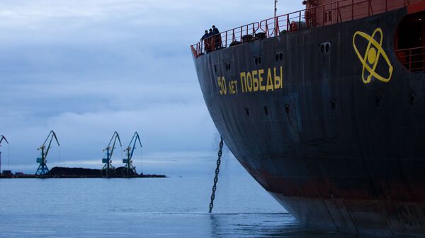 Guebra-gelo nuclear russo acompanhando petroleiro Baltika ao longo da Rota Marítima do Norte - Sputnik Brasil