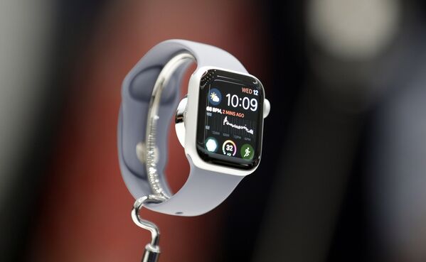 Segundo a empresa, novo Apple Watch se tornou oito vezes mais rápido - Sputnik Brasil