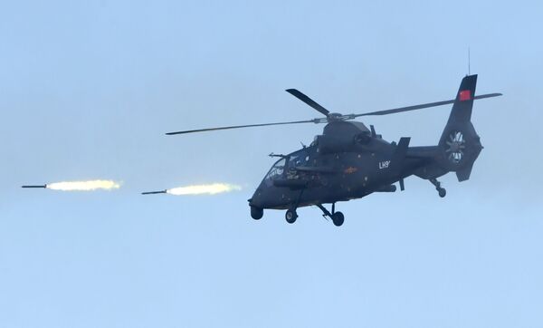 Helicóptero de choque Z-19 do Exército da República Popular da China, no polígono Tsugol - Sputnik Brasil