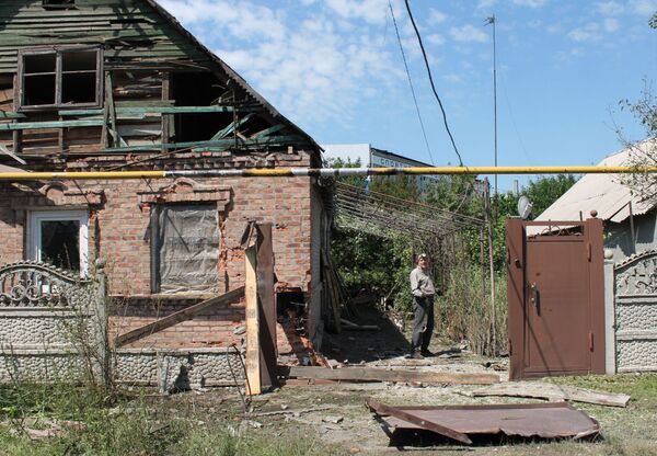 Casa privada destruída por ataque das tropas ucranianas em Donetsk - Sputnik Brasil